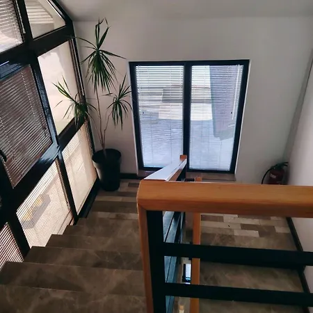 아파트 Aleksandra Zlatiborski Andjeo *